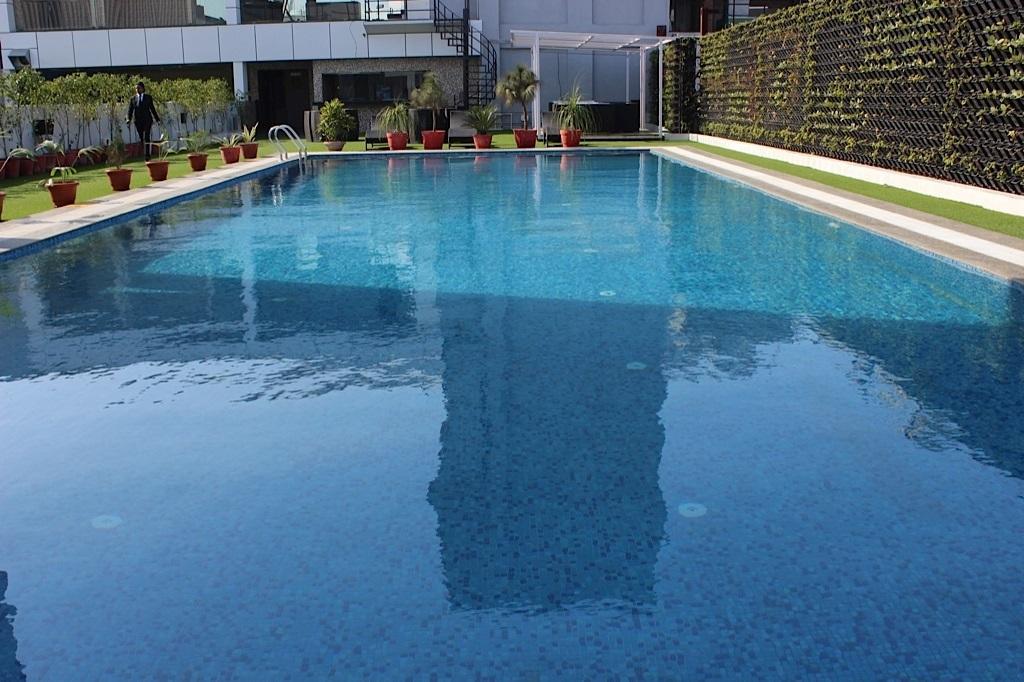 Xenious World Square Hotel Газиабад Экстерьер фото