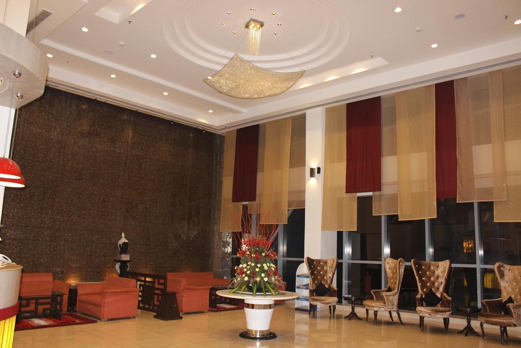 Xenious World Square Hotel Газиабад Экстерьер фото