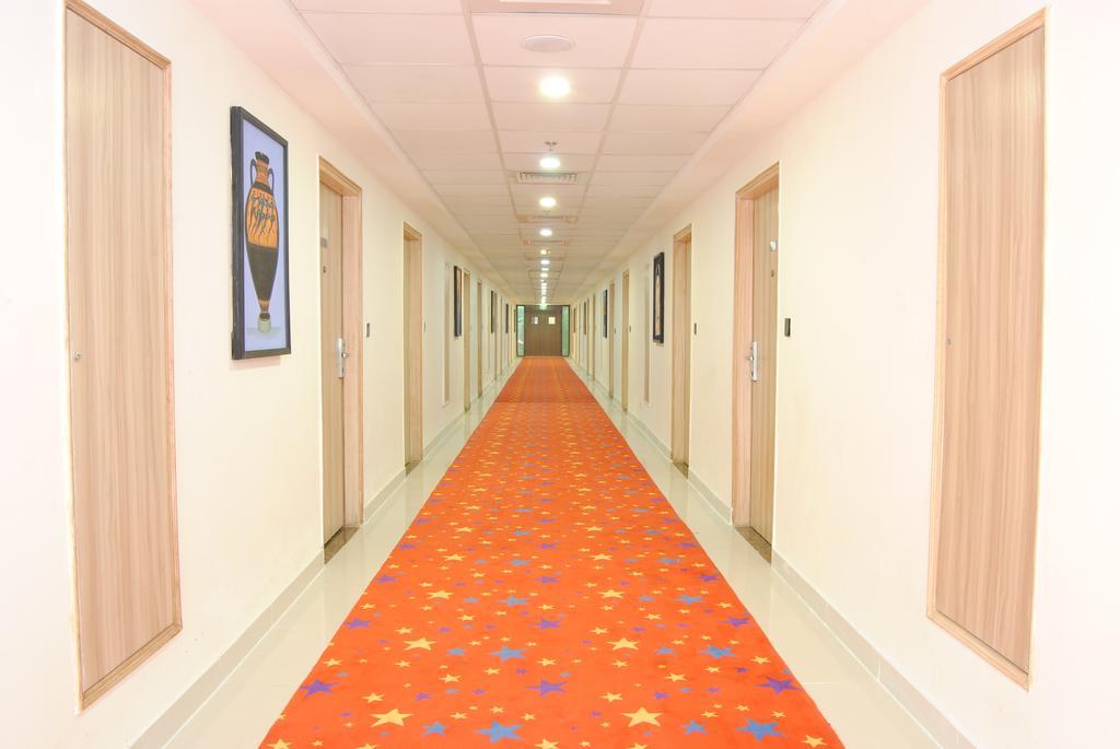 Xenious World Square Hotel Газиабад Экстерьер фото