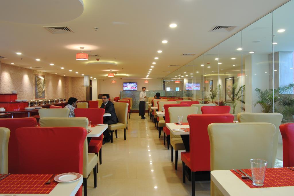 Xenious World Square Hotel Газиабад Экстерьер фото