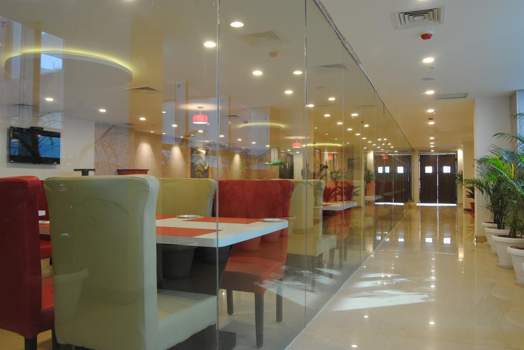 Xenious World Square Hotel Газиабад Экстерьер фото